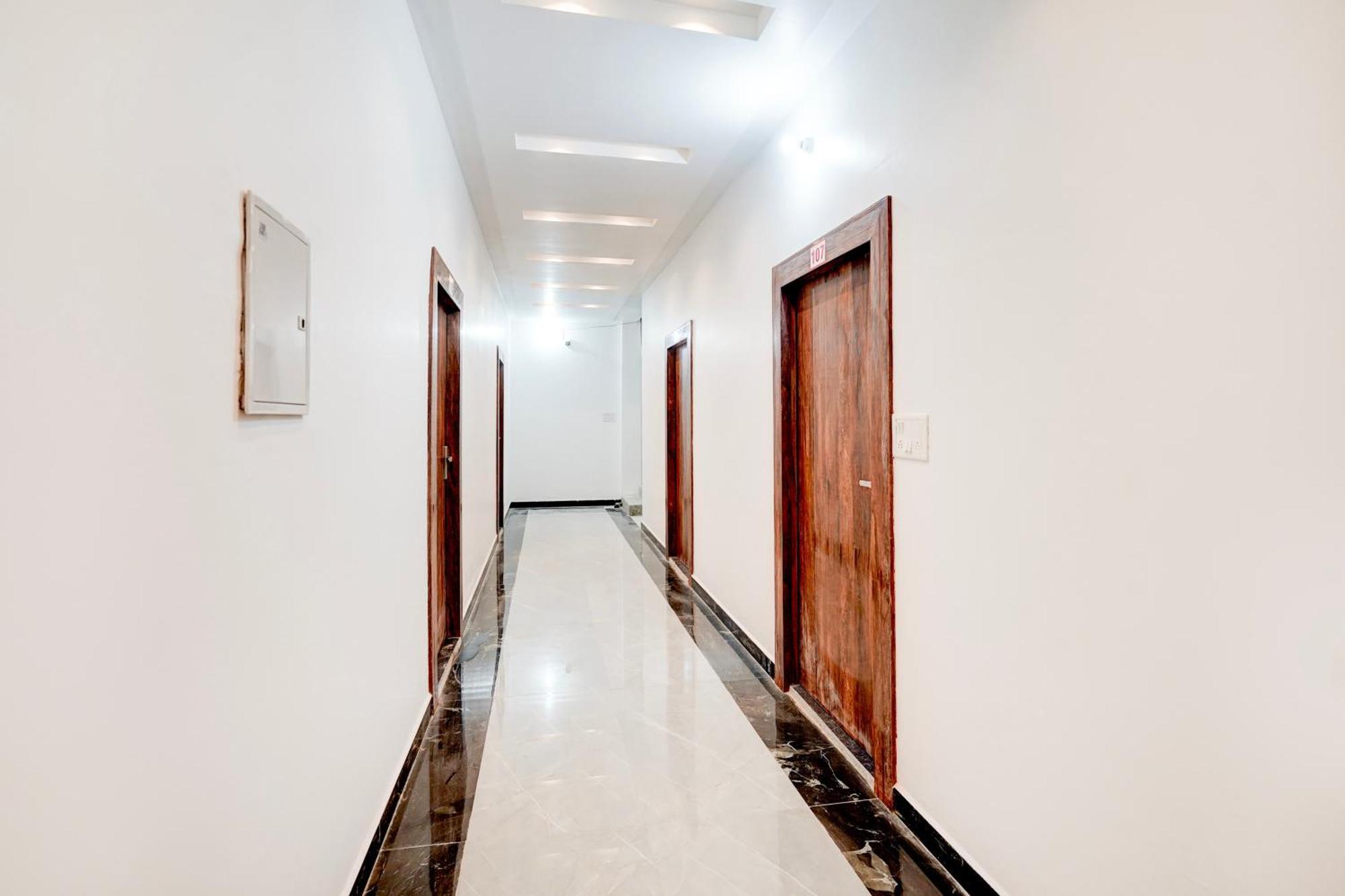 Hotel O Samrat Inn Аллахабад Экстерьер фото