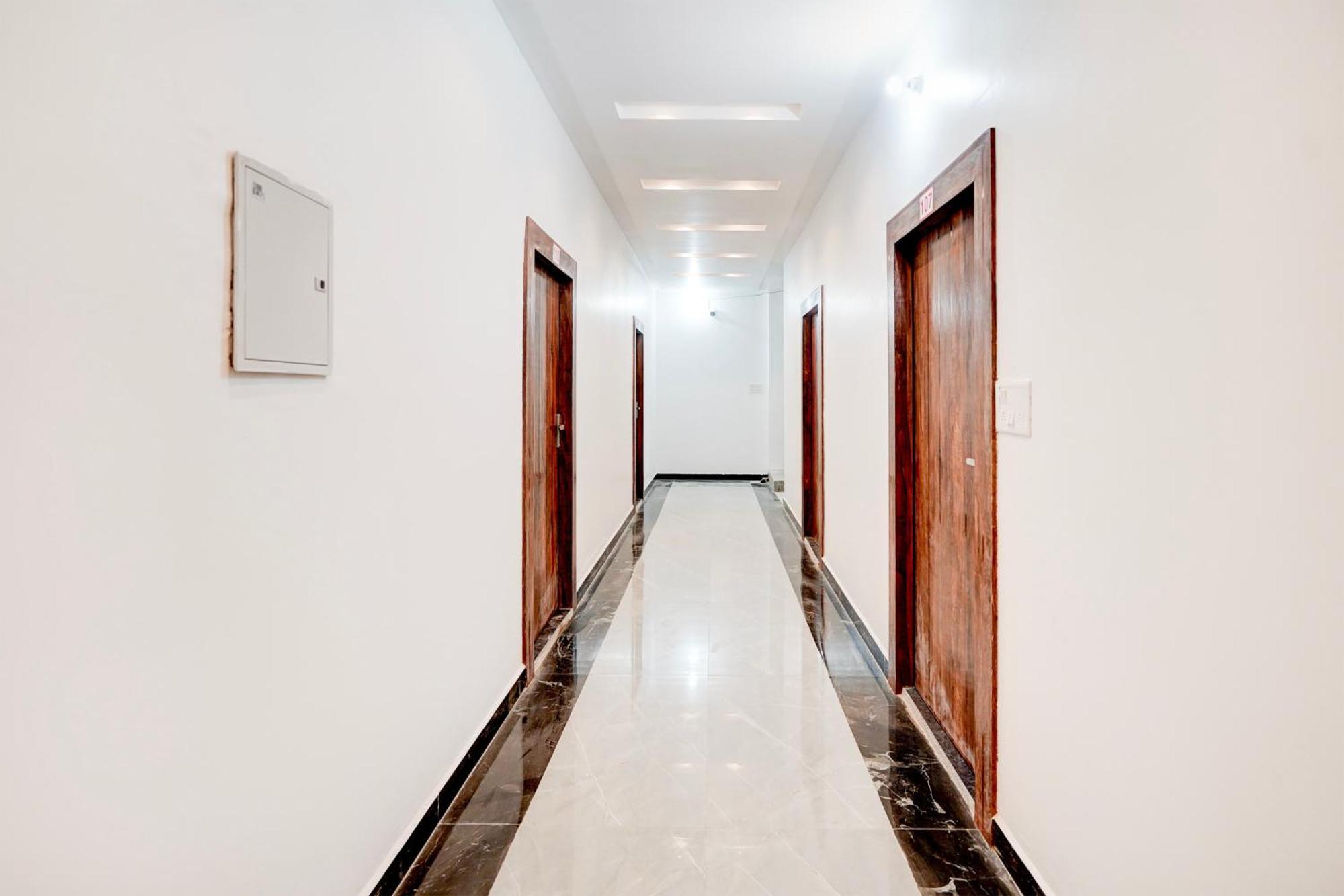 Hotel O Samrat Inn Аллахабад Экстерьер фото