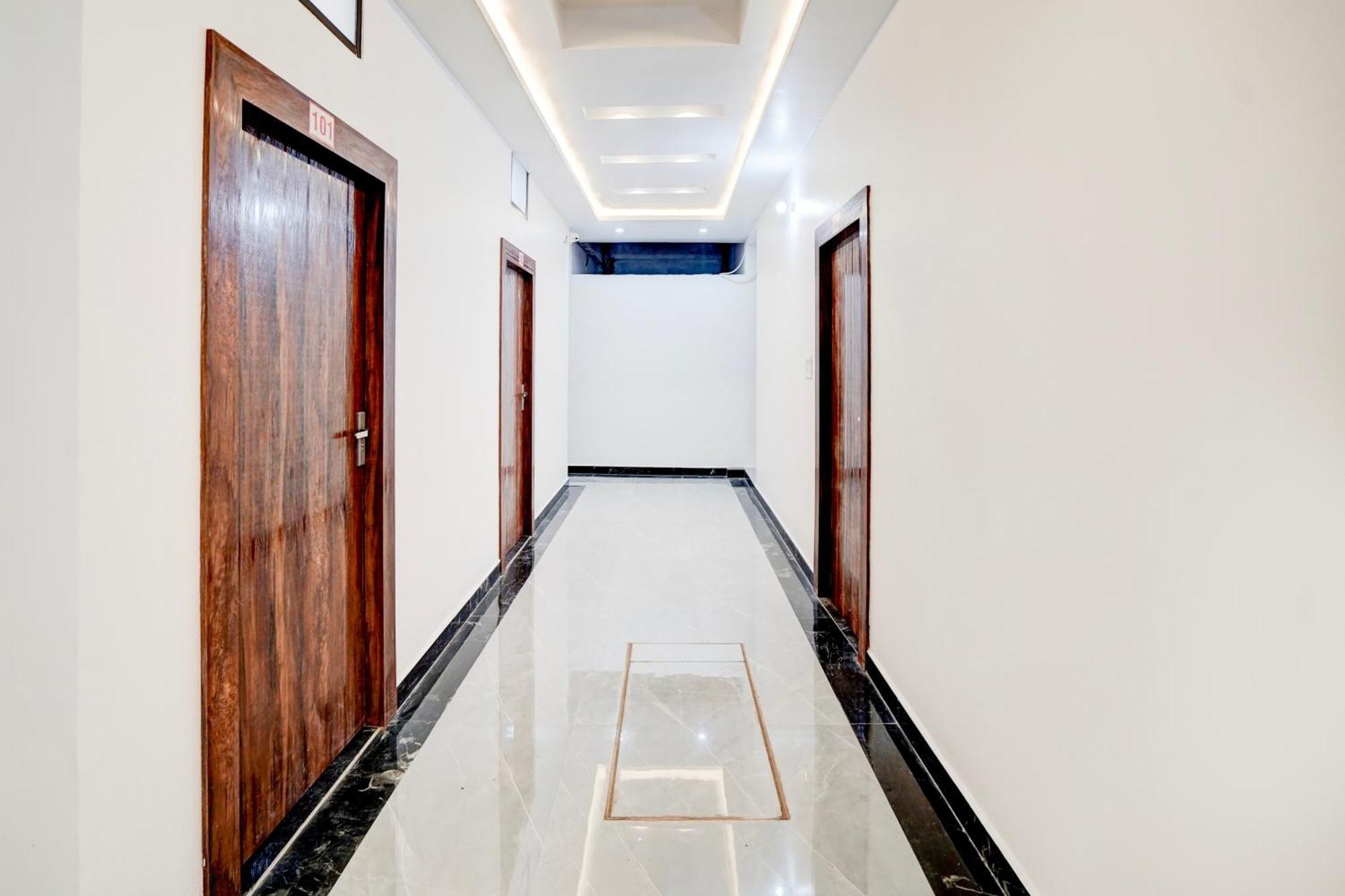 Hotel O Samrat Inn Аллахабад Экстерьер фото